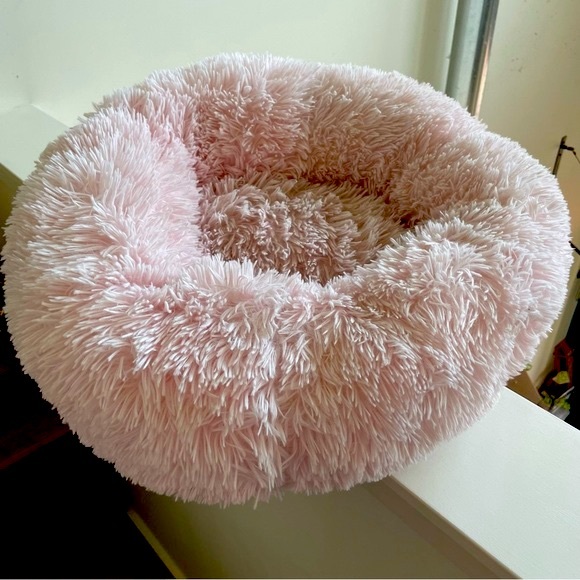 Pupnaps Luxe Calming Bed Small Pink Anti Anxiety Dog Cat Pet Deluxe Donut Fluffy - Picture 4 of 13